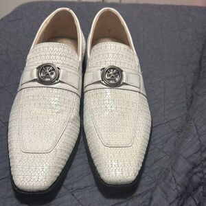 Stacy Adam’s 9.5 Size Men's White Loafers with Silver Accent